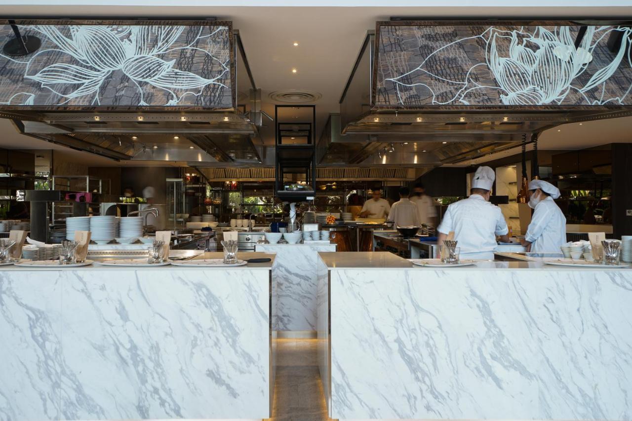 Chatrium Grand Bangkok Exterior foto The kitchen at the restaurant