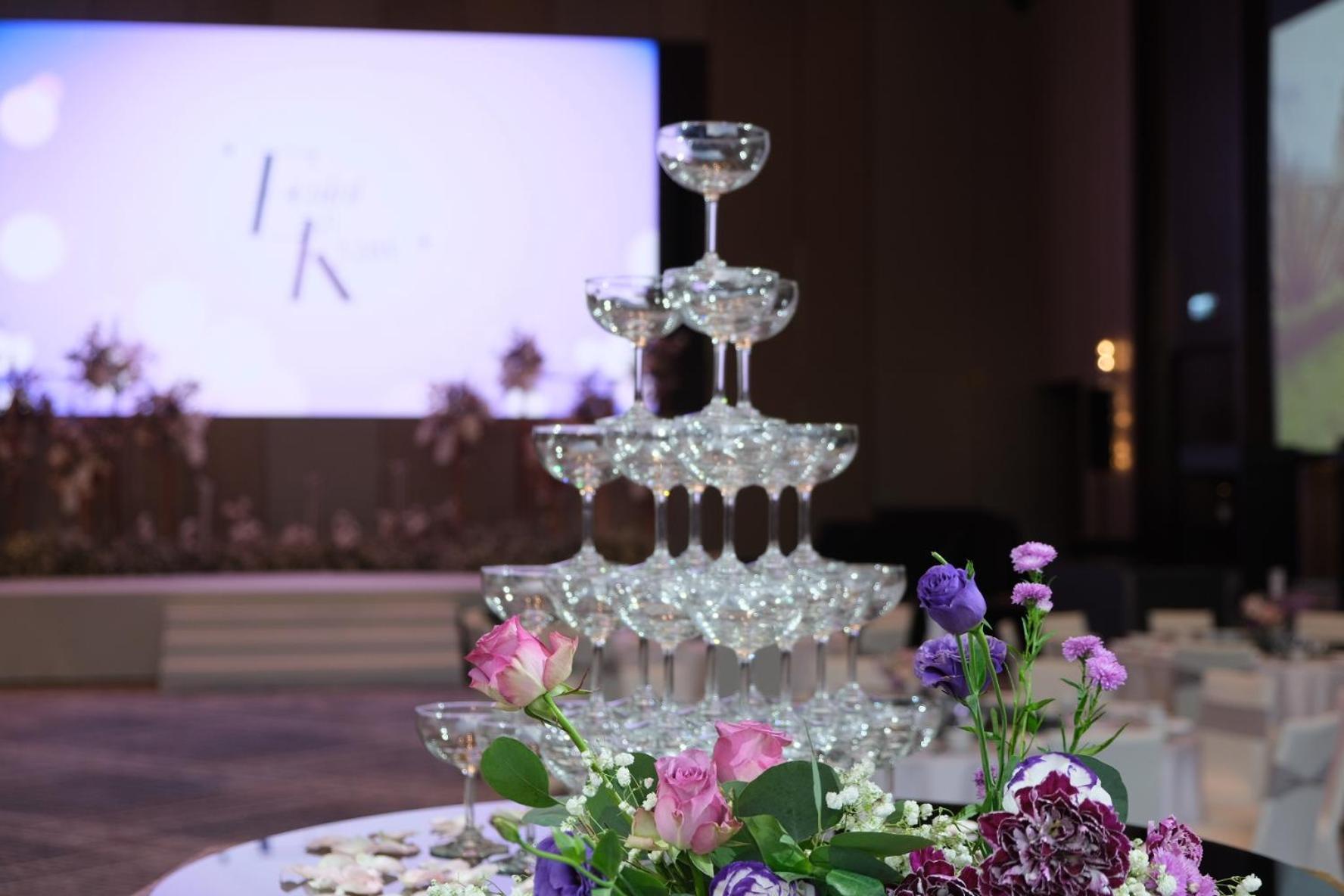 Chatrium Grand Bangkok Exterior foto Champagne fountain